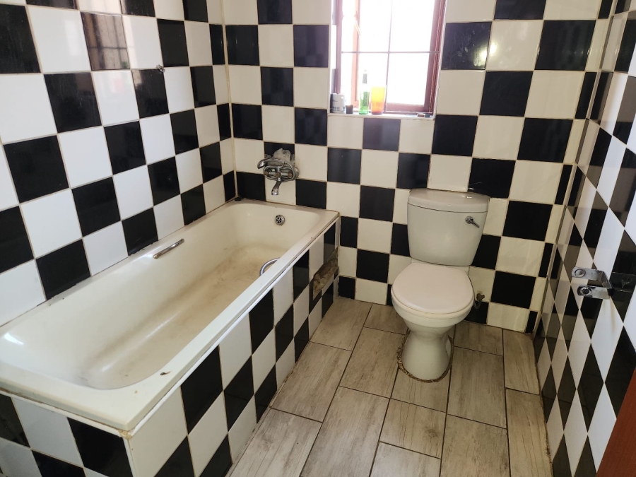 2 Bedroom Property for Sale in Rustenburg Central North West